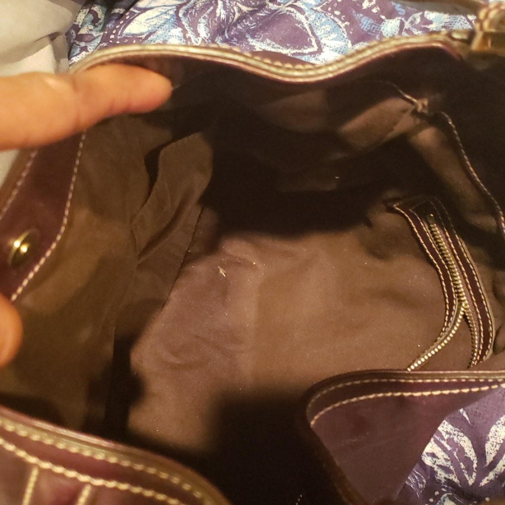 Beautiful soft brown leather. Beautiful gold that has no scratches. - Picture 4 of 8